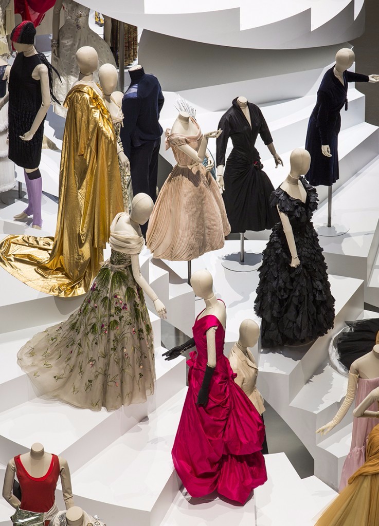 Fashion Forward 看遍三个世纪的时装潮流