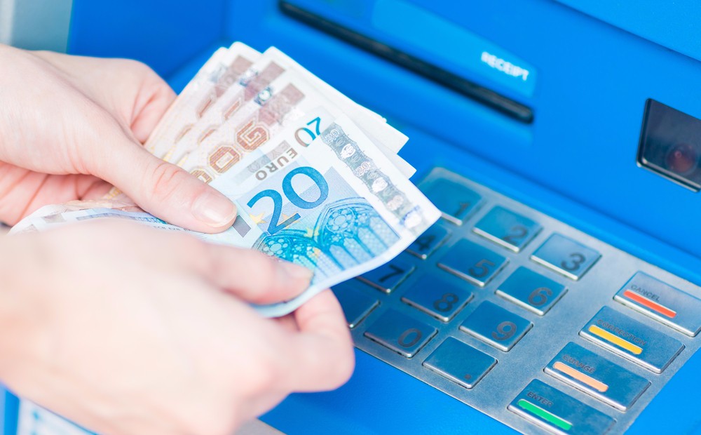 纯干货丨取钱时被ATM机吞钱怎么办？