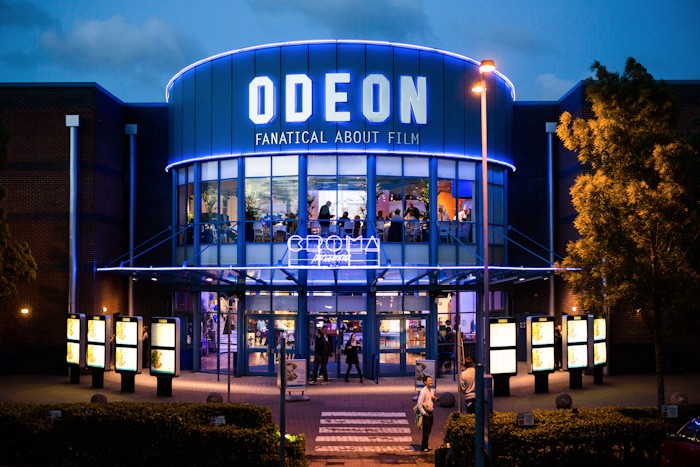 【英伦事】趁着英镑汇率下跌，王健林9.12亿收购英国连锁影院Odeon
