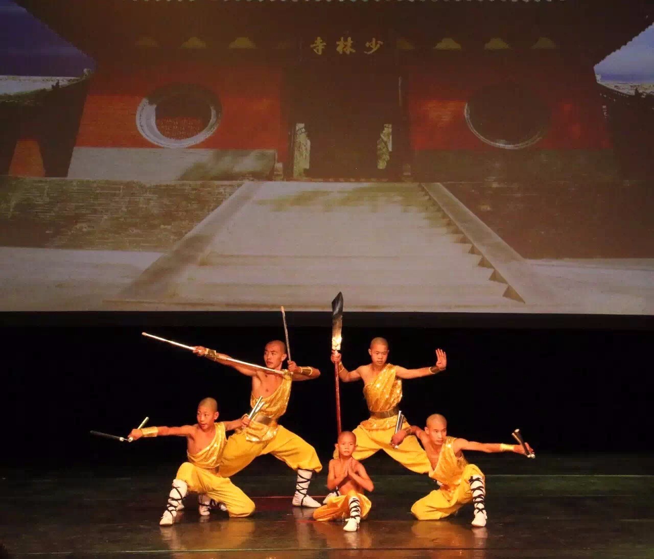 中华文化大乐园伦敦首演成功，华裔青少年感受传统经典
