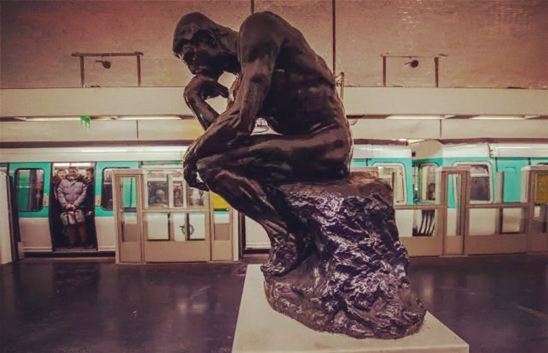 巴黎地铁站：在艺术的殿堂中穿行