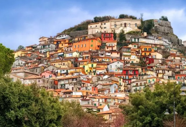 意大利7个最绚丽的壁画小镇，你去过几个？