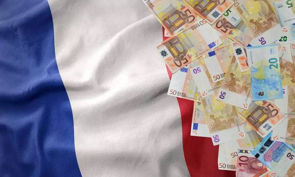 近4个月斗争，17所法国高校公开反对，“非欧盟留学生注册费” 最终还是“涨”！