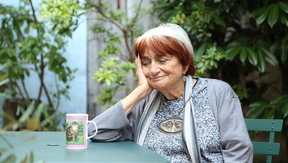 29岁访问中国，90岁拿下奥斯卡，法国新浪潮祖母长眠蒙巴纳斯······