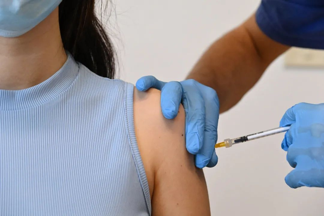 法国健康证为海外接种“亮绿灯”，国产疫苗终于“可”了？真相其实是…