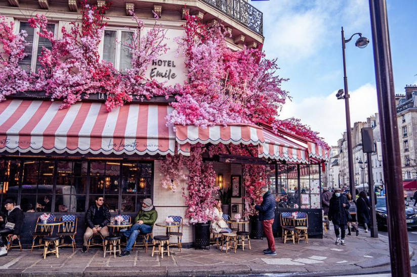 春日繁花盛！打卡巴黎最美的“鲜花咖啡厅”，拉满生活仪式感！
