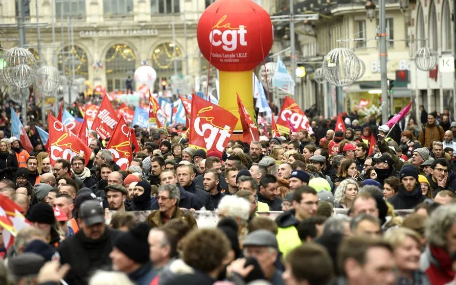 法国“油荒”17天，救护车警车不能幸免！工会号召18日全国大罢工，捍卫罢工权！ 