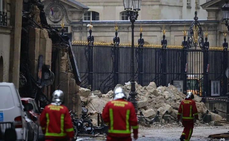 「巴黎爆炸案后续」失踪者丈夫：“妻子还在废墟下，她是我的一切” 