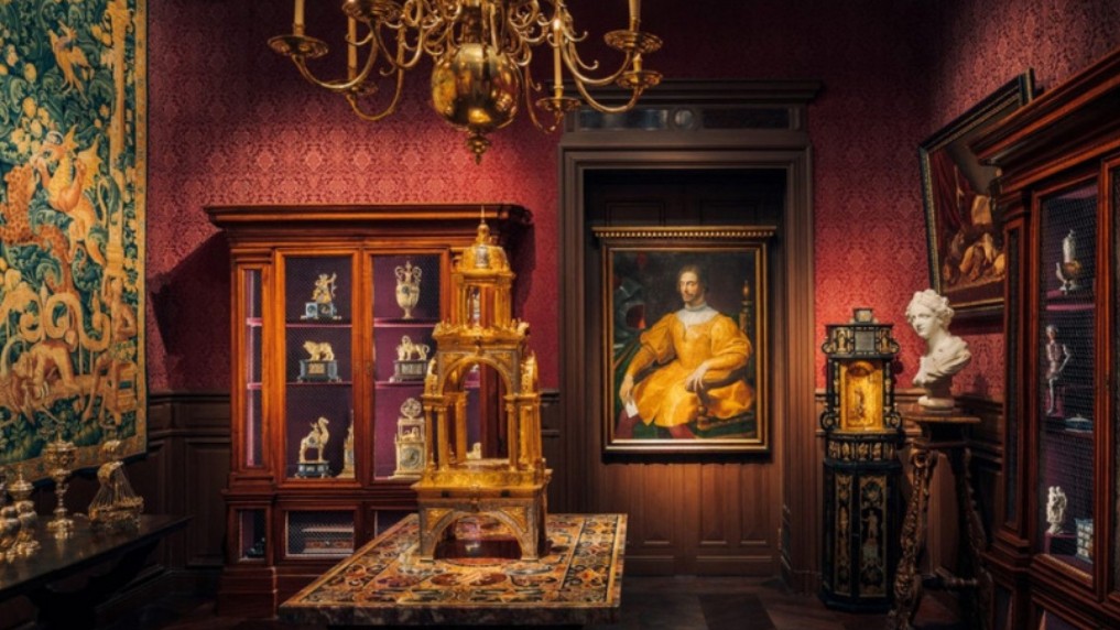 巴黎古董博物馆库格尔画廊举办珍贵琥珀展
